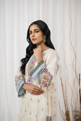 DC-0419 OFFWHITE EMBROIDERED KURTA